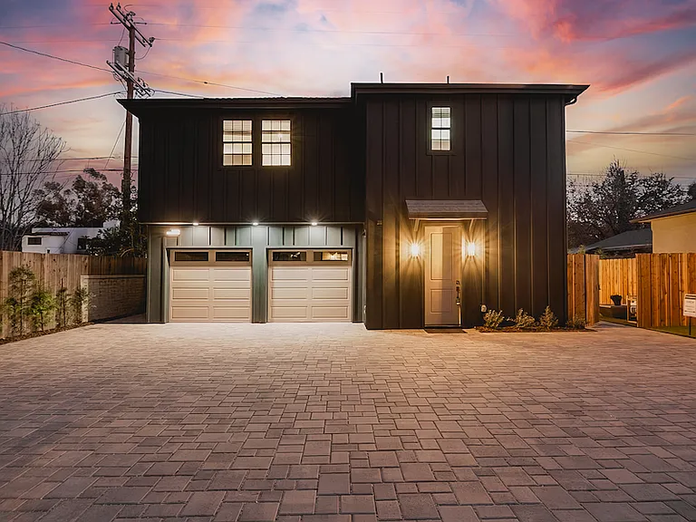 11024 Hortense St — Photo 4