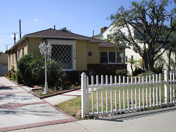 4th image of 2210 W Clark Ave