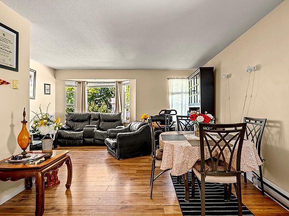 5th image of 1535 Dingwall Rd #18