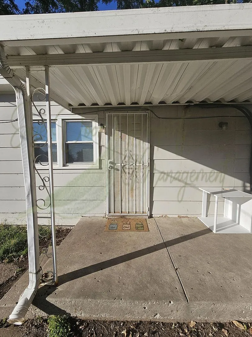 Building Photo - 511 S Osage St #2