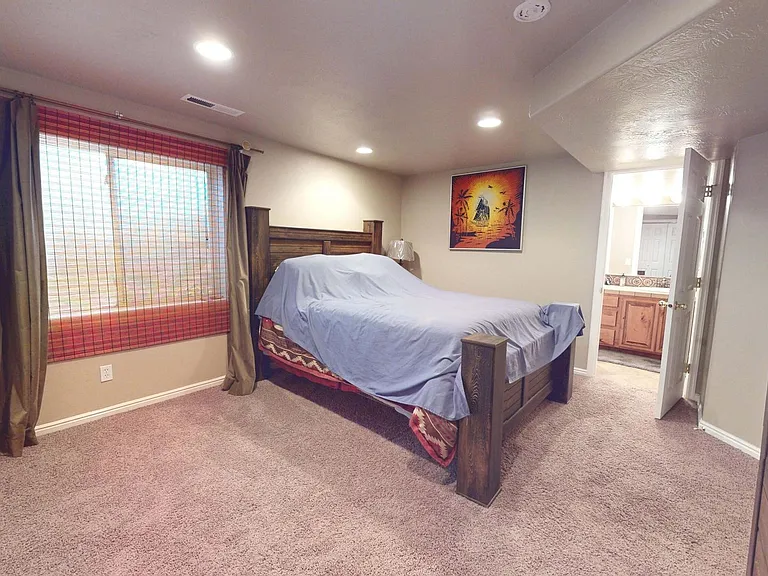 853 W Kestrel Ct — Photo 29