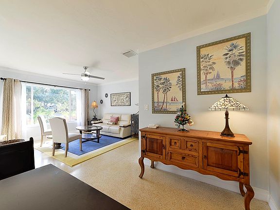 5th image of 1725 NW 7th Avenue