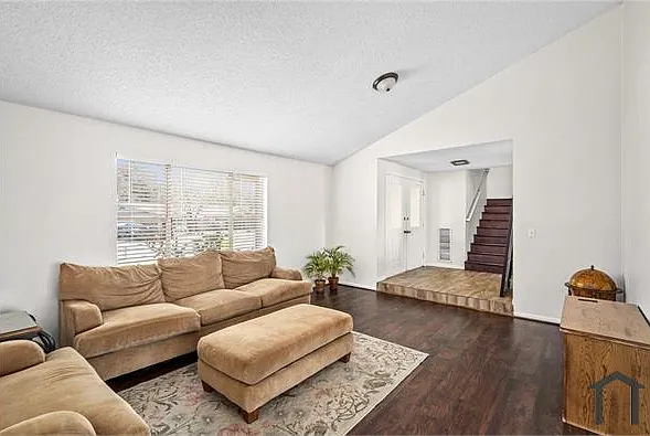 5215 Gladeside Dr — Photo 7