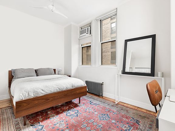 4th image of 4 Lexington Ave APT 8H