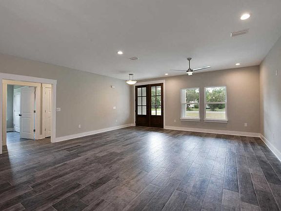 3rd image of 8914 Timber Ln