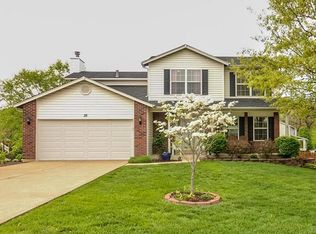35 Olde Yorkshire Ct, Saint Charles, MO