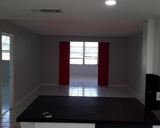 3rd image of 445 NE 195th St APT 326