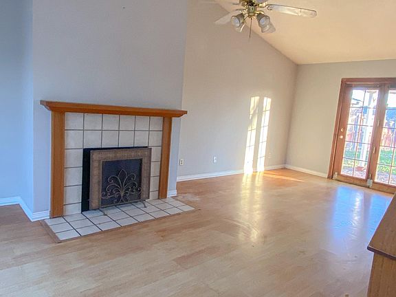 4th image of 4124 Huckleberry Dr