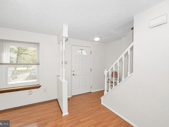 5th image of 24224 Newbury Rd