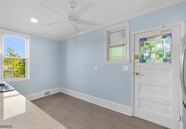 621 Spruce Ave #B — Photo 3