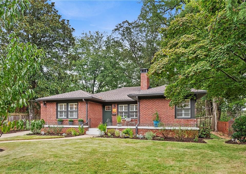 1st image of 88 Clarendon Ave