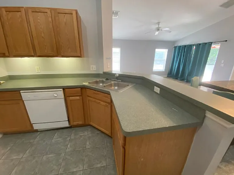 333 Scrub Jay Way — Photo 7