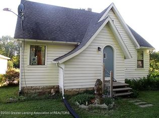 5565 N Crystal Rd, Vestaburg, MI 48891