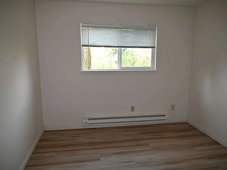 2301 SE Courtney Ave #9 — Photo 5