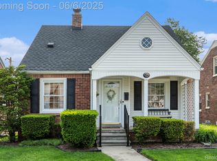916 N Rosevere Ave, Dearborn, MI 48128