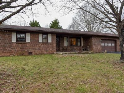 20 Keeneland Dr, Hendersonville, NC, 28792
