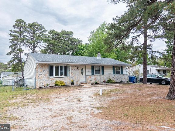 4th image of 317 Cherokee Dr
