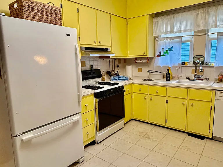 30 Harrington St #1 — Photo 5
