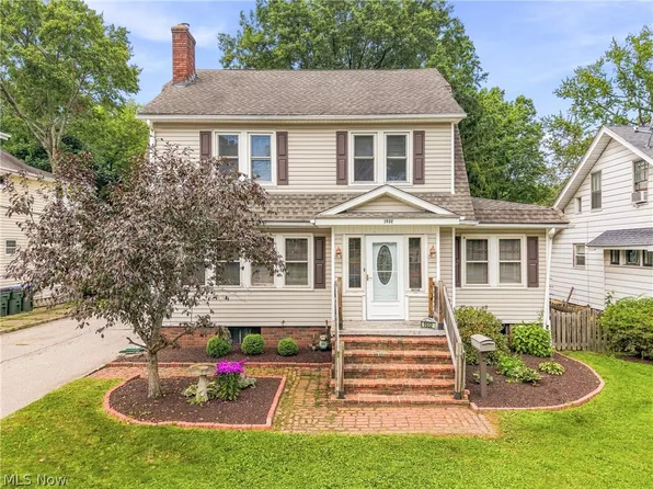 1932 7th St, Cuyahoga Falls, OH 44221