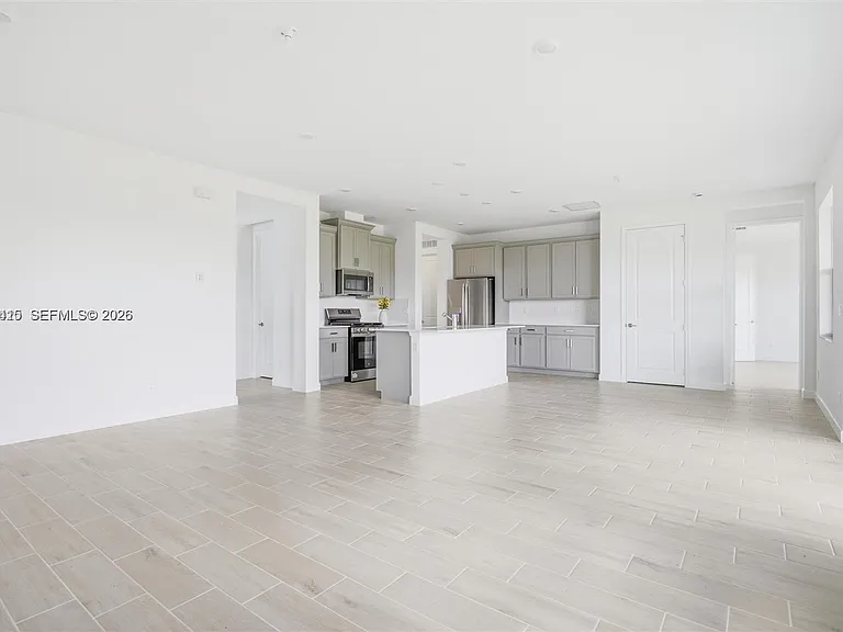 1548 Stockbridge St — Photo 13