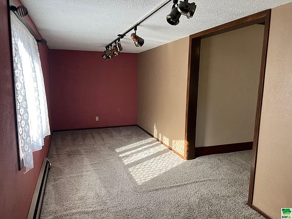4th image of 2906 Chambers St
