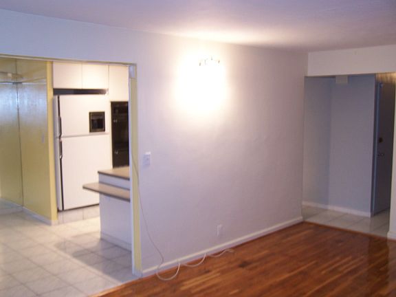 2nd Floor Living room to EIK