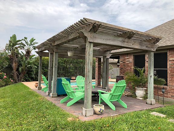 Two pergolas - extra patio