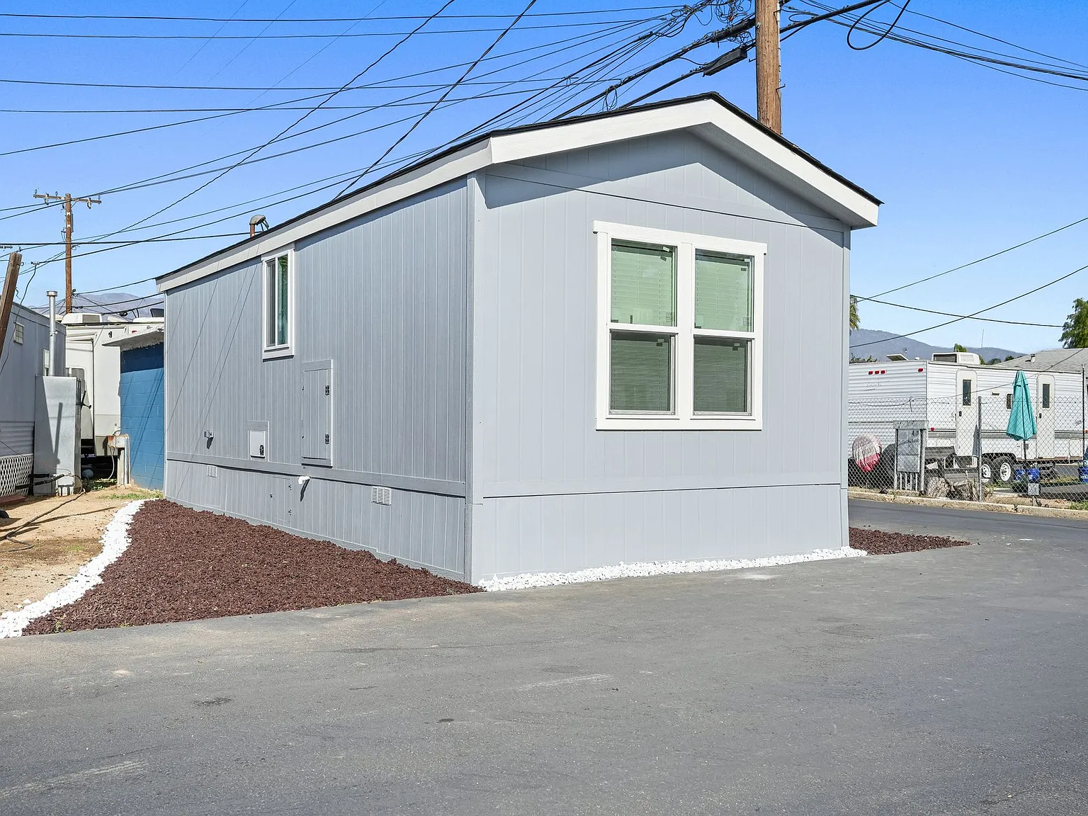 2 bed, 393 sqft, $1,595 — Photo 4
