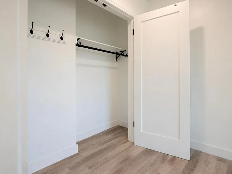 1540 S Orange Grove Ave #2 — Photo 4
