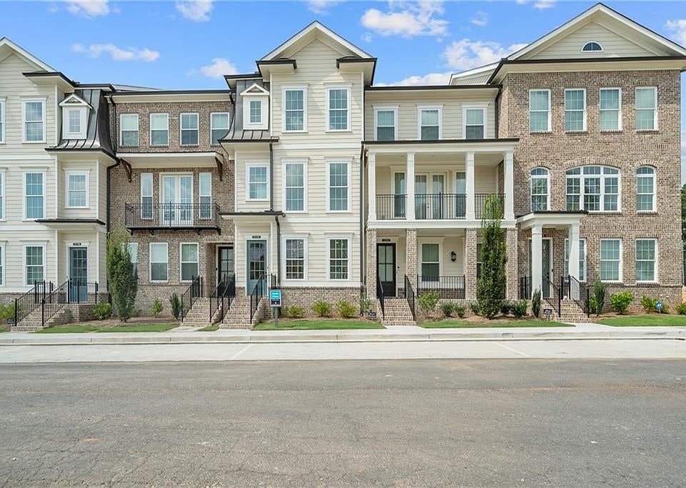 Welcome to the Garrison at Evanshire. Not actual home. Photo of previously built Garrison floorplan.