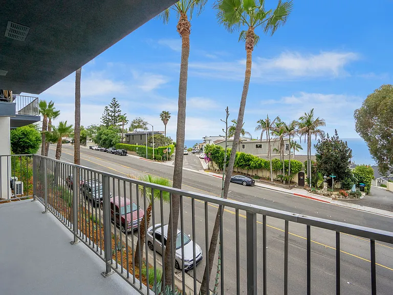 Ocean Edge @ Laguna Beach — Photo 4