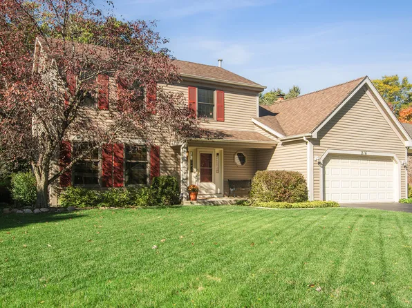 216 Lexington Ave, Fox River Grove, IL 60021