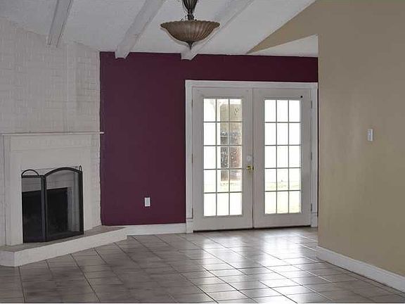 3rd image of 5141 Eden Roc Dr