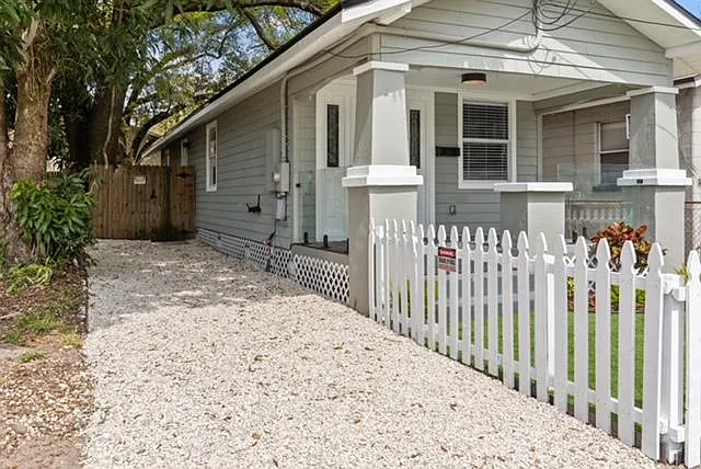 2410 E Columbus Dr — Photo 3