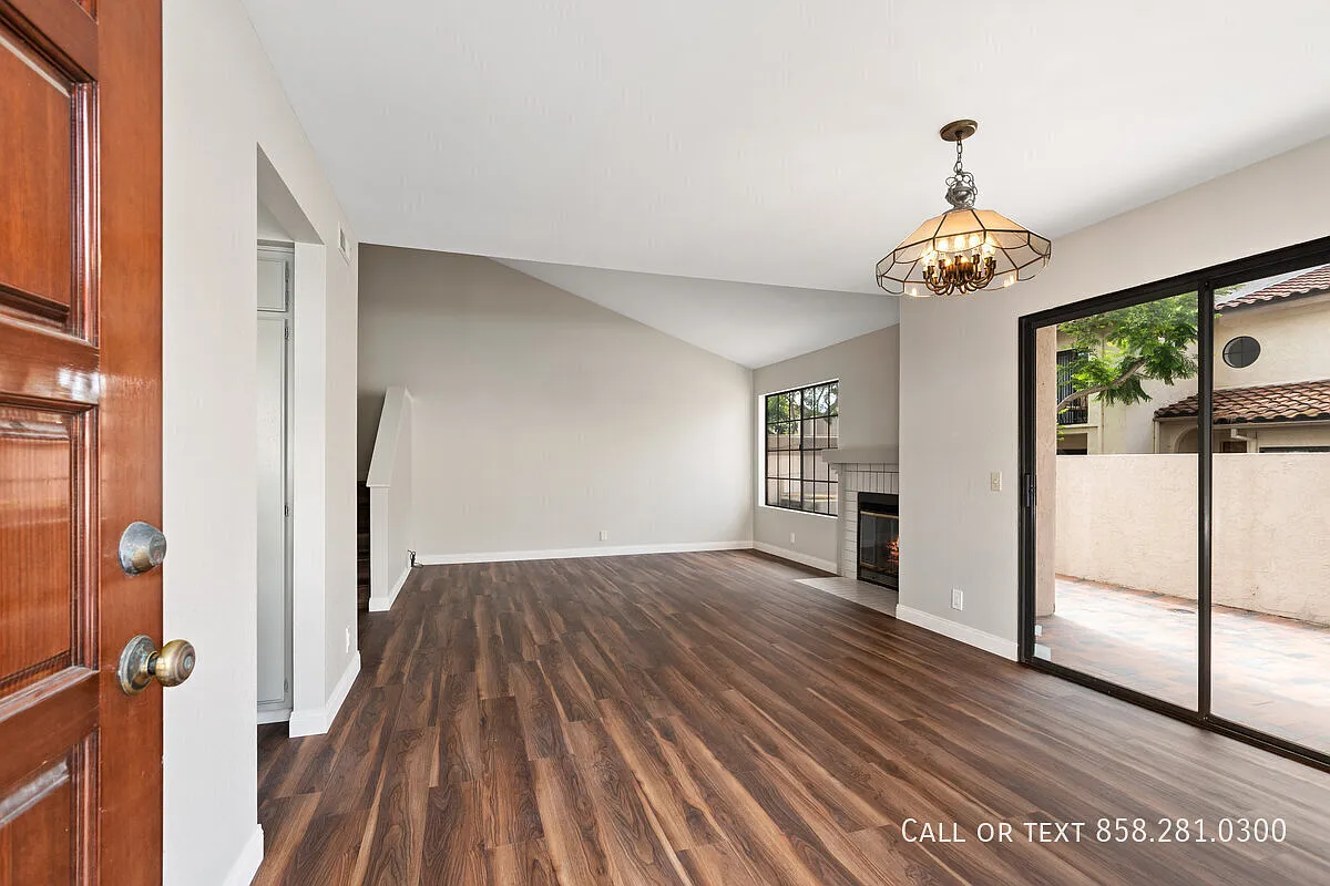 Move-In Ready 3-Bedroom Townhome in the Heart of University City — Photo 4