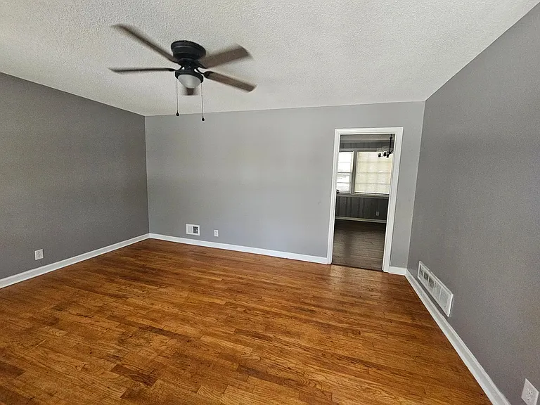 2709 Haymarket Rd — Photo 10