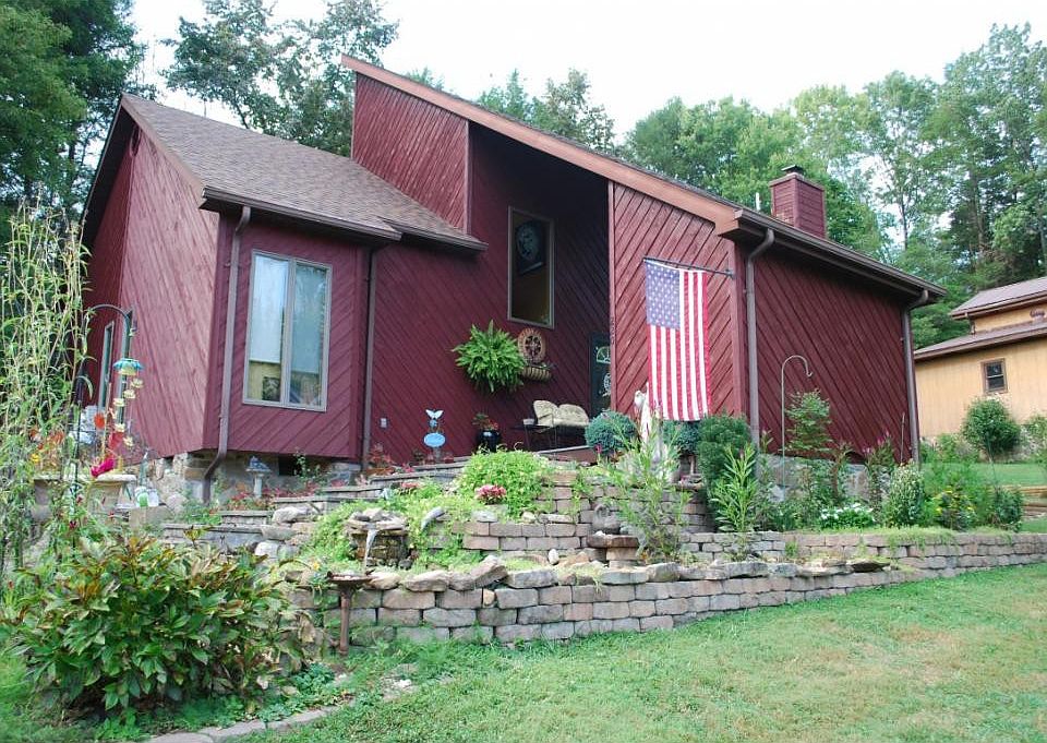 1st image of 220 Fawn Ln