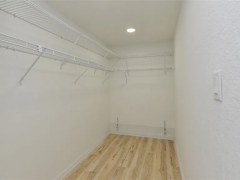 300 Woodette Dr #604 — Photo 31