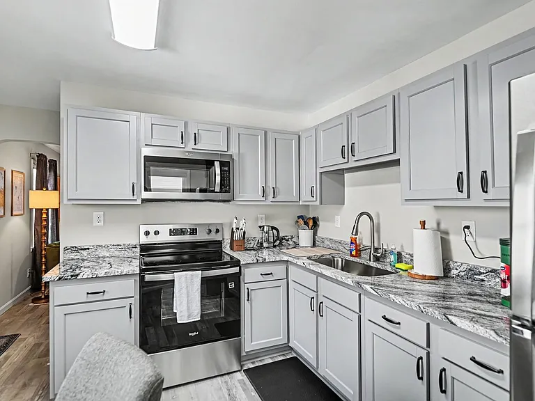 102 E Home Ave — Photo 6