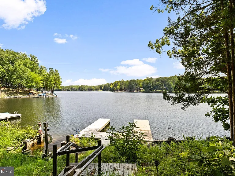 686 Lake Caroline Dr — Photo 34