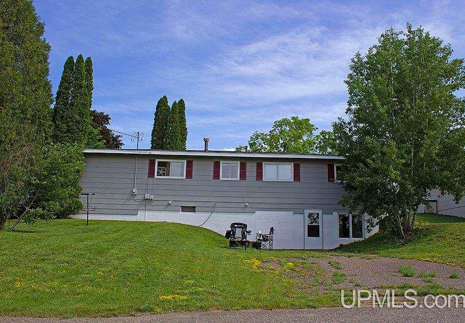 624 Mather Ave, Ishpeming, MI 49849 Zillow