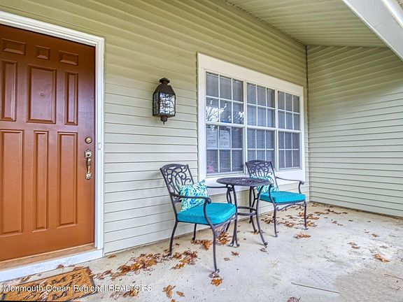 4th image of 1204 Thornbury Lane #A