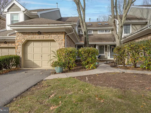 32 Springwood Ct, Princeton, NJ 08540