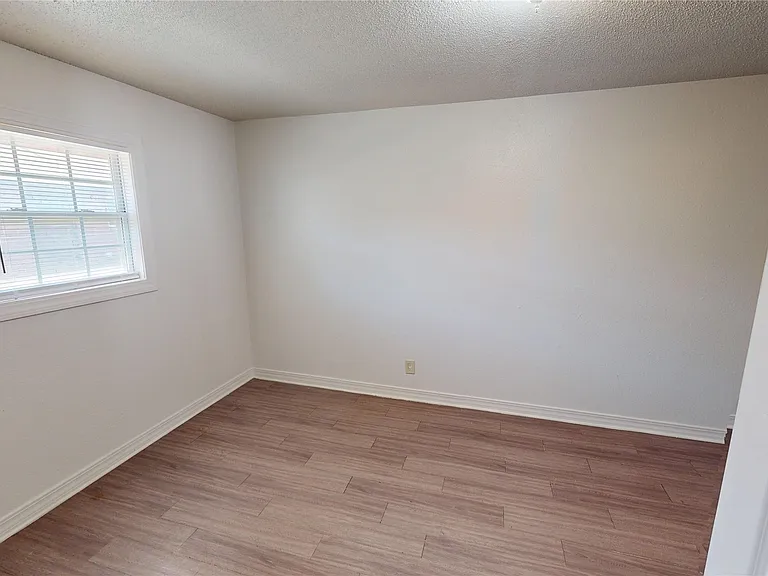 205 W Birch St #7 — Photo 7