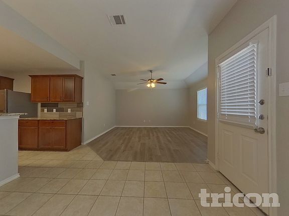 3rd image of 1160 Wentworth Way