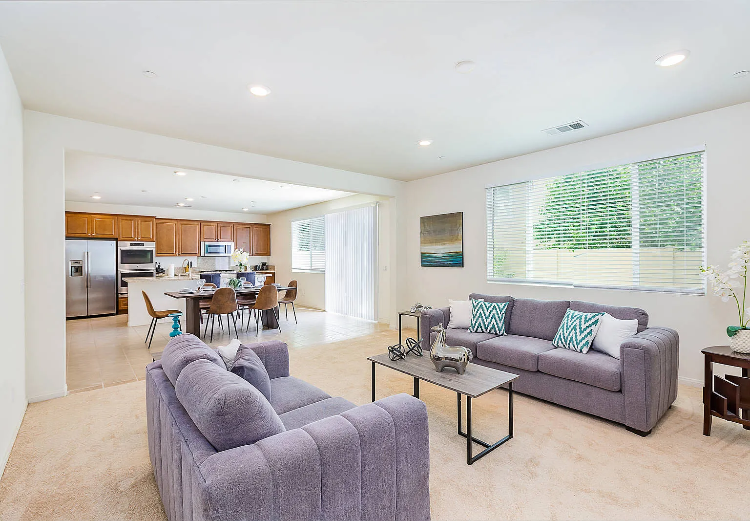 4 bed, 2400 sqft, $6,500 — Photo 1