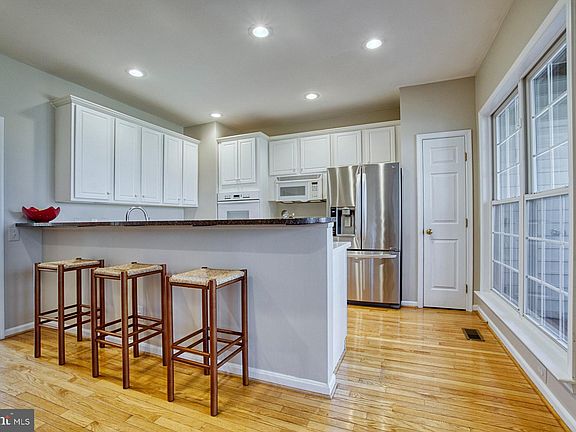 5th image of 5419 Summer Leaf Ln