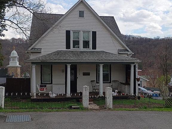2nd image of 15716 Ponderosa Ln NW