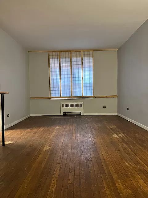 1st image of 14336 Barclay Ave APT 3E