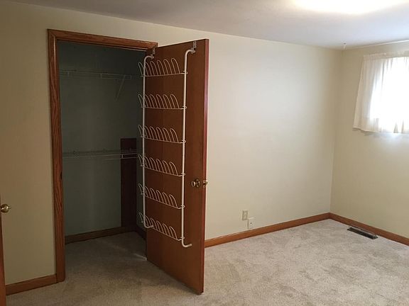 4th image of 3021 Gove St